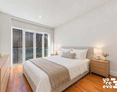 427 E 90th Street - Photo Thumbnail 3