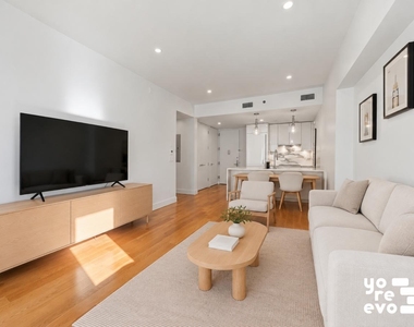 427 E 90th Street - Photo Thumbnail 1