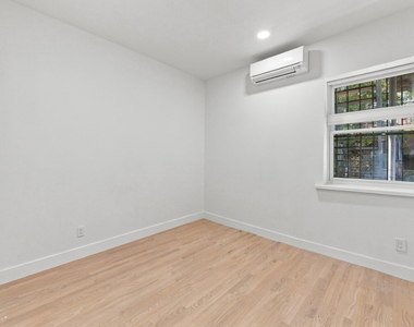 240 Carlton Avenue - Photo Thumbnail 9