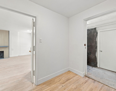 240 Carlton Avenue - Photo Thumbnail 13