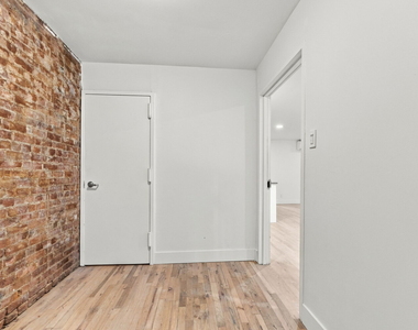 240 Carlton Avenue - Photo Thumbnail 12