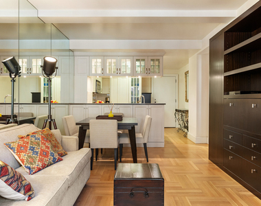 27 W 72nd Street - Photo Thumbnail 1