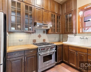 18 Herkimer Street - Photo Thumbnail 2