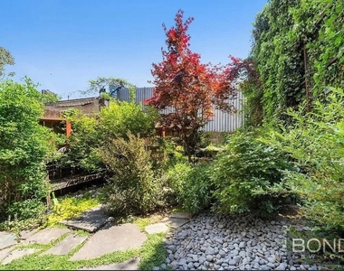 18 Herkimer Street - Photo Thumbnail 6