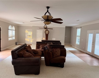 1541 Mcconnell Road - Photo Thumbnail 4
