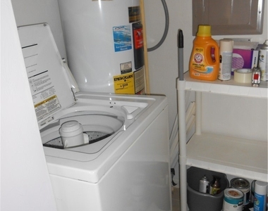 2320 Narcissus Court - Photo Thumbnail 16