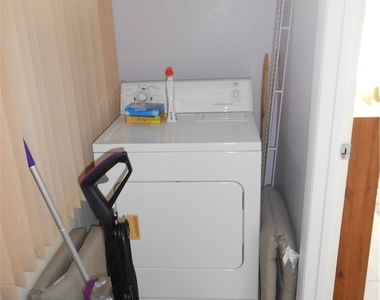 2320 Narcissus Court - Photo Thumbnail 17
