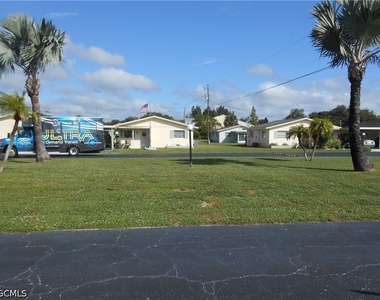 2320 Narcissus Court - Photo Thumbnail 2
