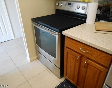 2320 Narcissus Court - Photo Thumbnail 6