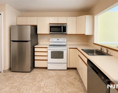559 Ridge - Photo Thumbnail 4