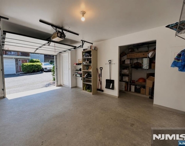 559 Ridge - Photo Thumbnail 13