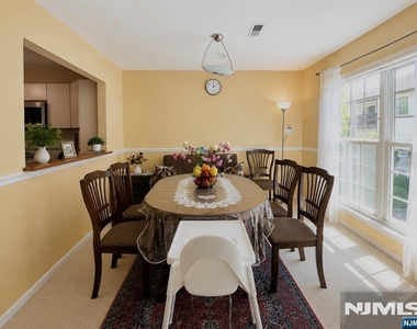 559 Ridge - Photo Thumbnail 2