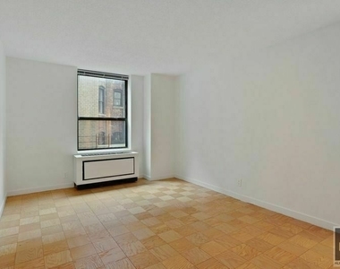 West 87th Street - Photo Thumbnail 5