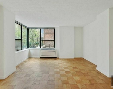 West 87th Street - Photo Thumbnail 1