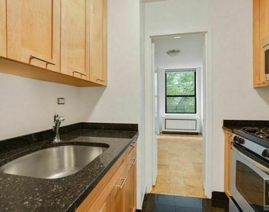 West 87th Street - Photo Thumbnail 8
