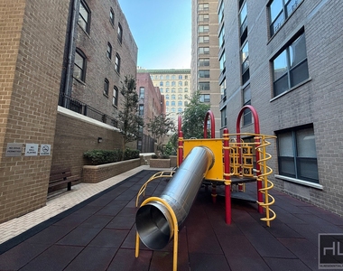 West 87th Street - Photo Thumbnail 11
