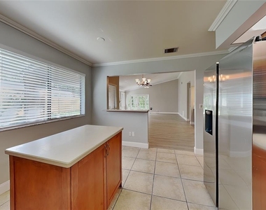 220 S Fox Chase Point - Photo Thumbnail 3