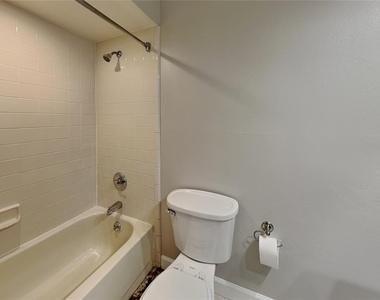 220 S Fox Chase Point - Photo Thumbnail 16