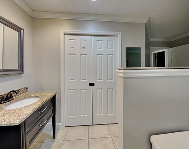 220 S Fox Chase Point - Photo Thumbnail 9