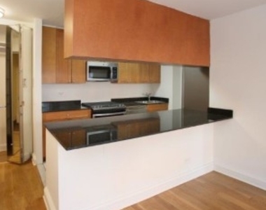 West 15th Street - Photo Thumbnail 3