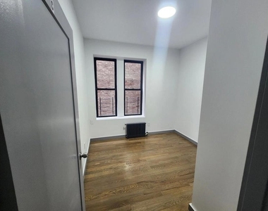 660 West 180th Street - Photo Thumbnail 4