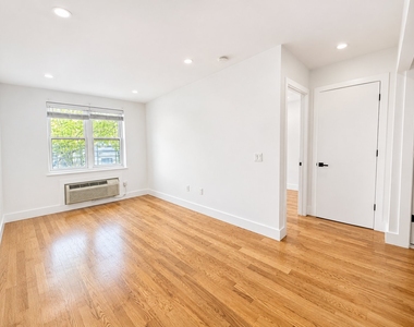 W 162nd St - Photo Thumbnail 3