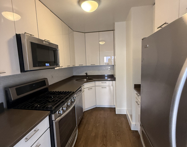 220 East 63rd Street - Photo Thumbnail 7