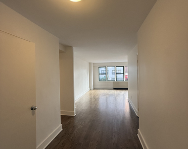 220 East 63rd Street - Photo Thumbnail 3