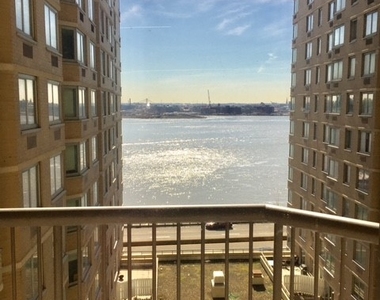 401 East 34th Street - Photo Thumbnail 25