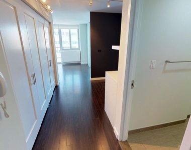 401 East 34th Street - Photo Thumbnail 3