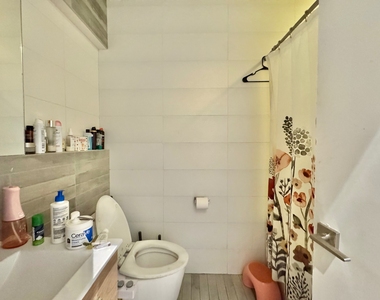 228 Kingsland Avenue - Photo Thumbnail 2