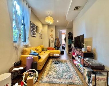 11 Locust Street - Photo Thumbnail 4