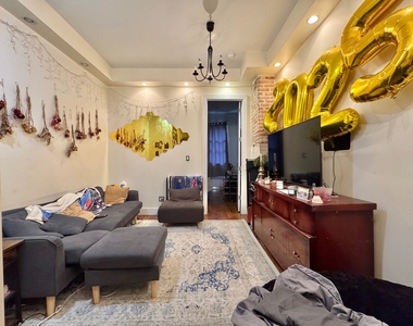 20 Wilson Avenue - Photo Thumbnail 3