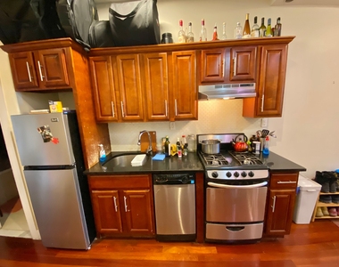 149 Wilson Avenue - Photo Thumbnail 3