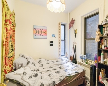 Incridible 2 Bed!! Prime Saint Marks Pl loc!!  - Photo Thumbnail 3