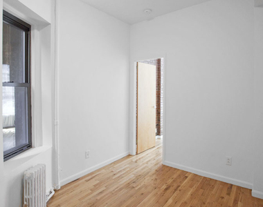 Jones & Bleecker  - Photo Thumbnail 2