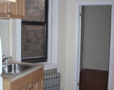 W 3rd & Macdougal  - Photo Thumbnail 3