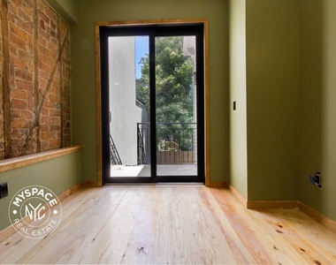 212 Starr Street - Photo Thumbnail 3