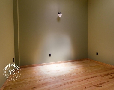 212 Starr Street - Photo Thumbnail 4
