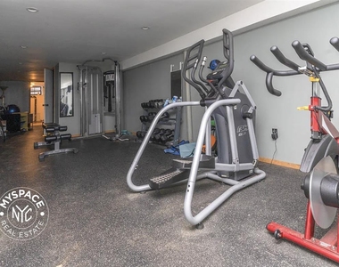 212 Starr Street - Photo Thumbnail 6