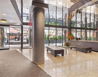 220 East 60th Street - Photo Thumbnail 3