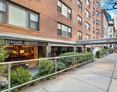 220 East 60th Street - Photo Thumbnail 8