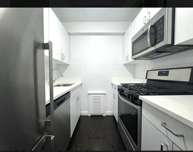 405 East 56th Street - Photo Thumbnail 2