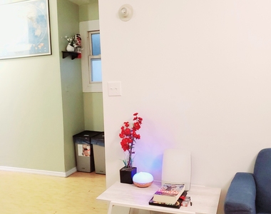 306 Rogers Avenue - Photo Thumbnail 4