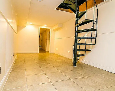269 Melrose Street - Photo Thumbnail 8