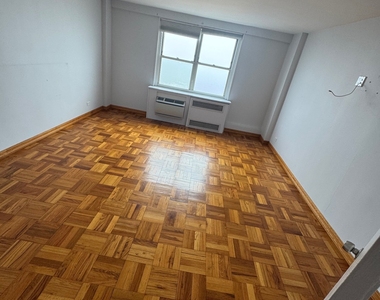 1311 Brightwater Avenue - Photo Thumbnail 4