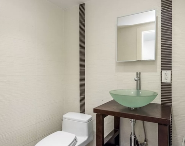 12 Underhill Avenue - Photo Thumbnail 4