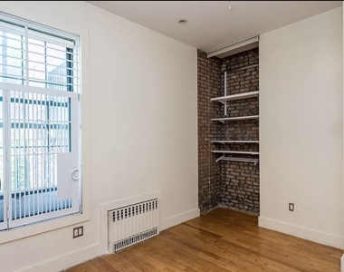 12 Underhill Avenue - Photo Thumbnail 2