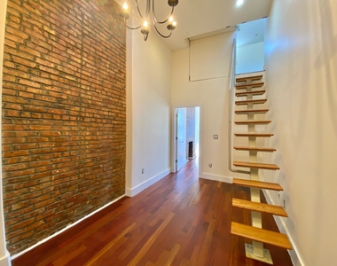 1149 Greene Avenue - Photo Thumbnail 2