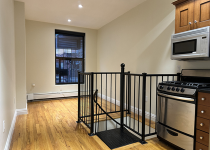 2 Bedrooms, Hell's Kitchen Rental in NYC for $3,250 - Photo 1